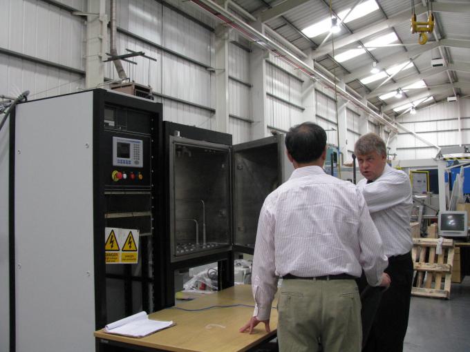 Automatic Vacuum Chamber Helium Leak Detection System for SF6 Thin